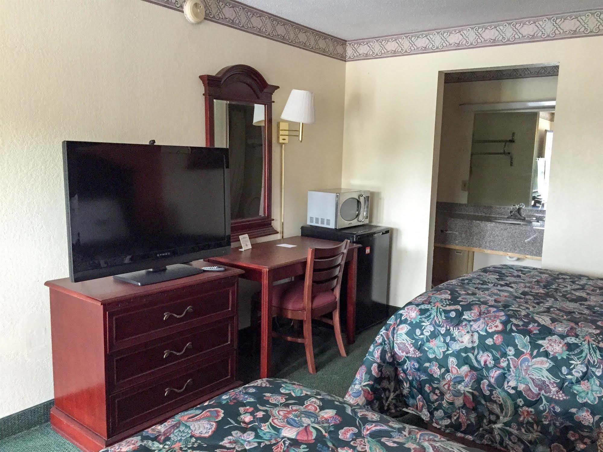 Motel 6 Calera Εξωτερικό φωτογραφία