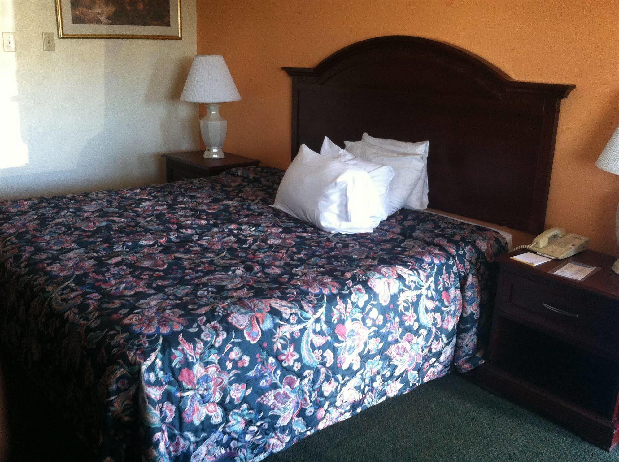 Motel 6 Calera Εξωτερικό φωτογραφία